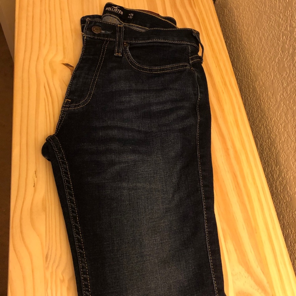 Hollister Men’s Dark Wash Pants